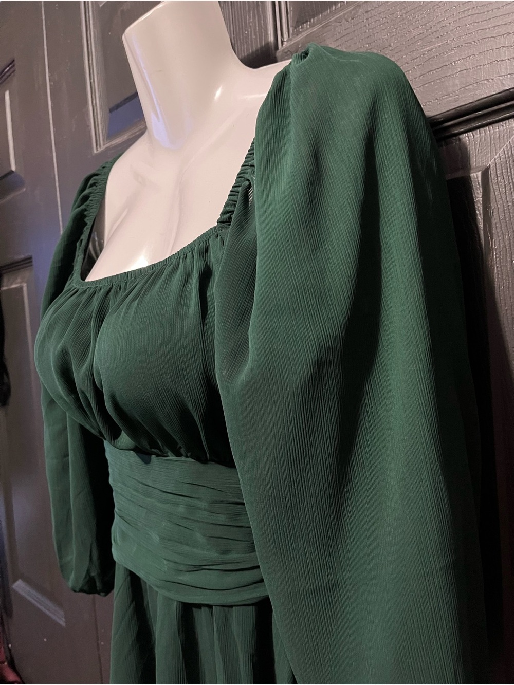 Women’s Emerald Green Puff Sleeve Dress - Picture 2 of 10